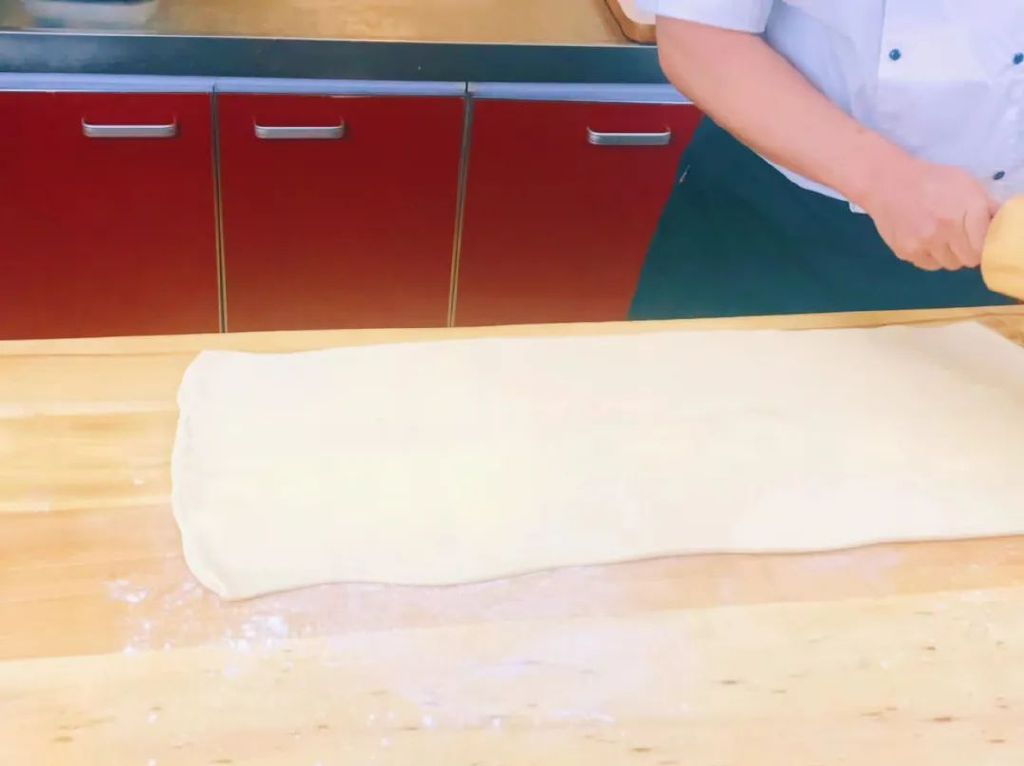 年輕人最愛的網紅店爆款，酥到掉渣的“蝴蝶酥”