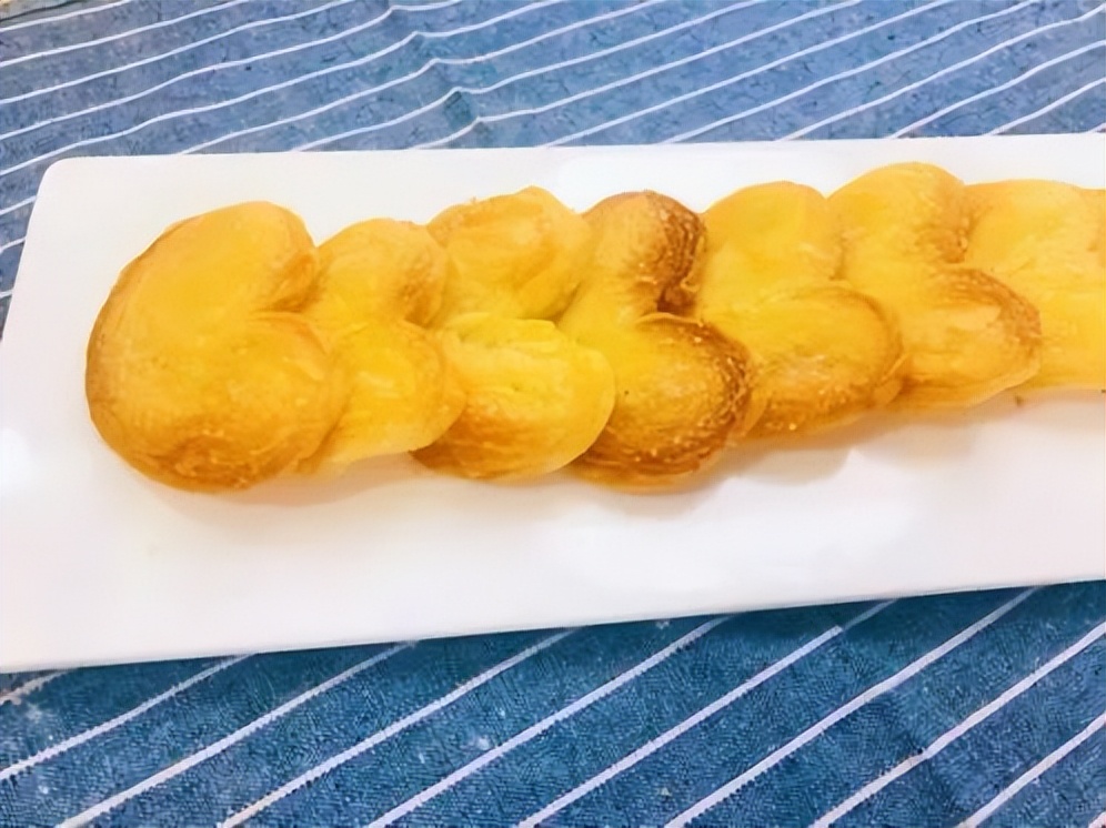 年輕人最愛的網紅店爆款，酥到掉渣的“蝴蝶酥”